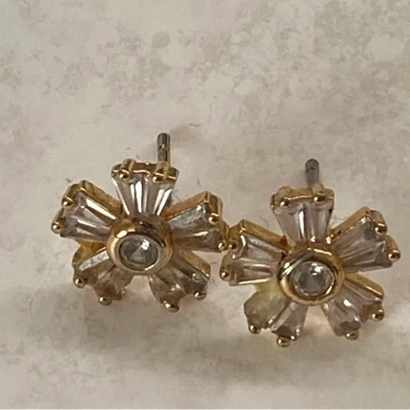 Elegant Multi-Color Floral Earrings and clear flower set of 2 pair - Picture 4 of 5